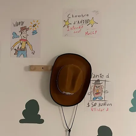 Insolite - Inspiration Toy Story - Centre A Pied - 4 Personnes 阿棉