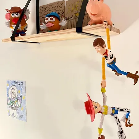Insolite - Inspiration Toy Story - Centre A Pied - 4 Personnes *