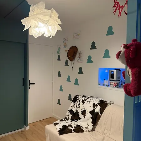 Insolite - Inspiration Toy Story - Centre A Pied - 4 Personnes *