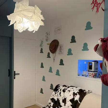 Insolite - Inspiration Toy Story - Centre A Pied - 4 Personnes *